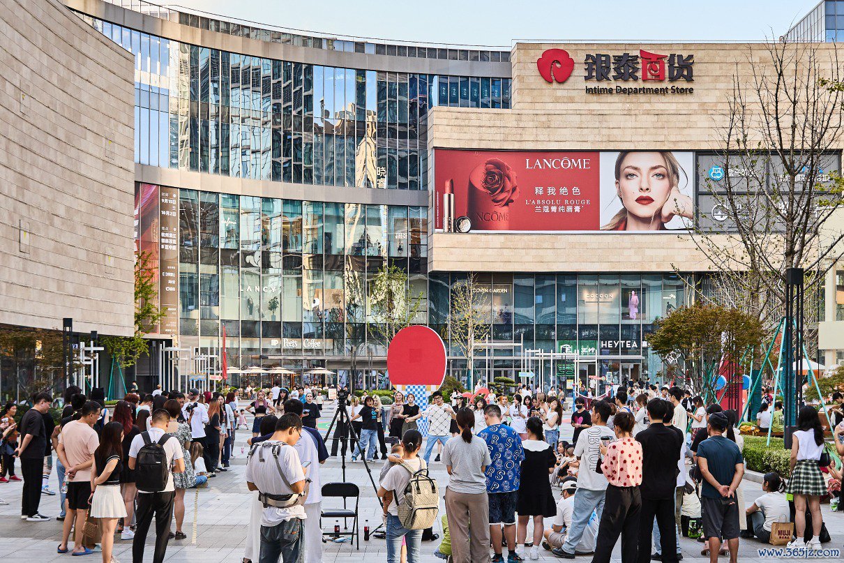图片开头：银泰百货供图